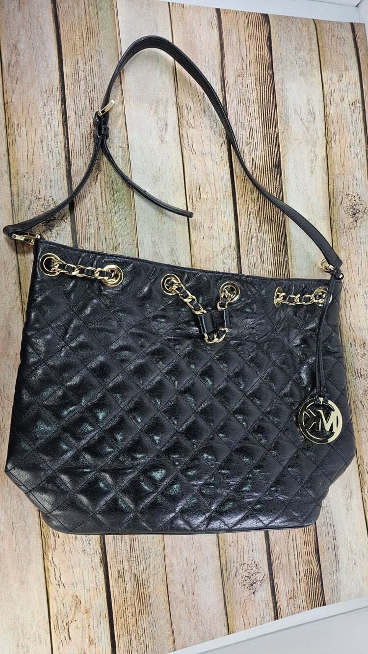 EUC Michael Kors Frankie Quilted Leather Large Convertible Drawstring Handbag